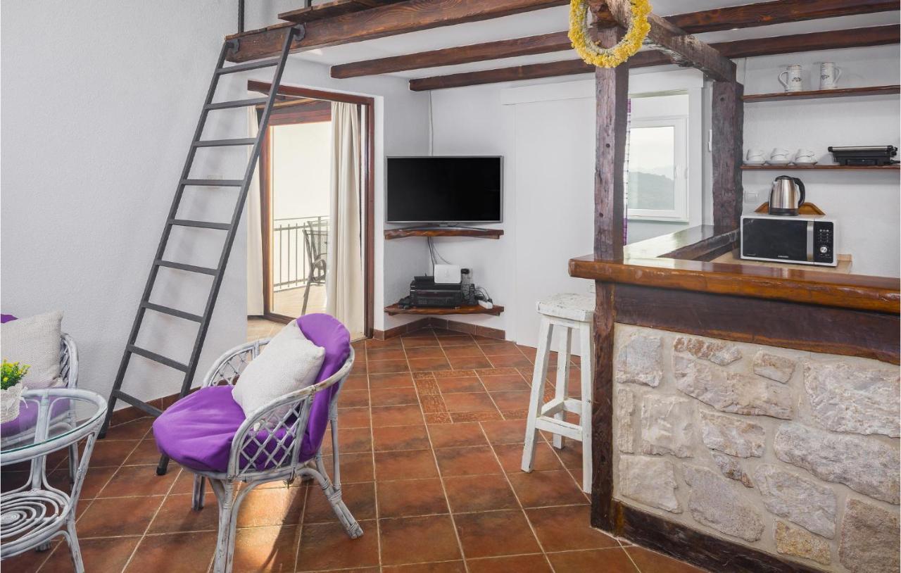 Nice Home In Buzet With Sauna Luaran gambar